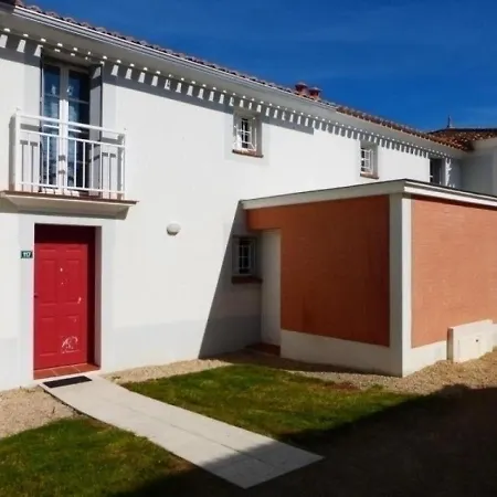 Maison De Vacances Avec Piscine Chauffee, Terrasse, Parking Privatif, Proche Golf Et Plages - Fr-1-224-704 *